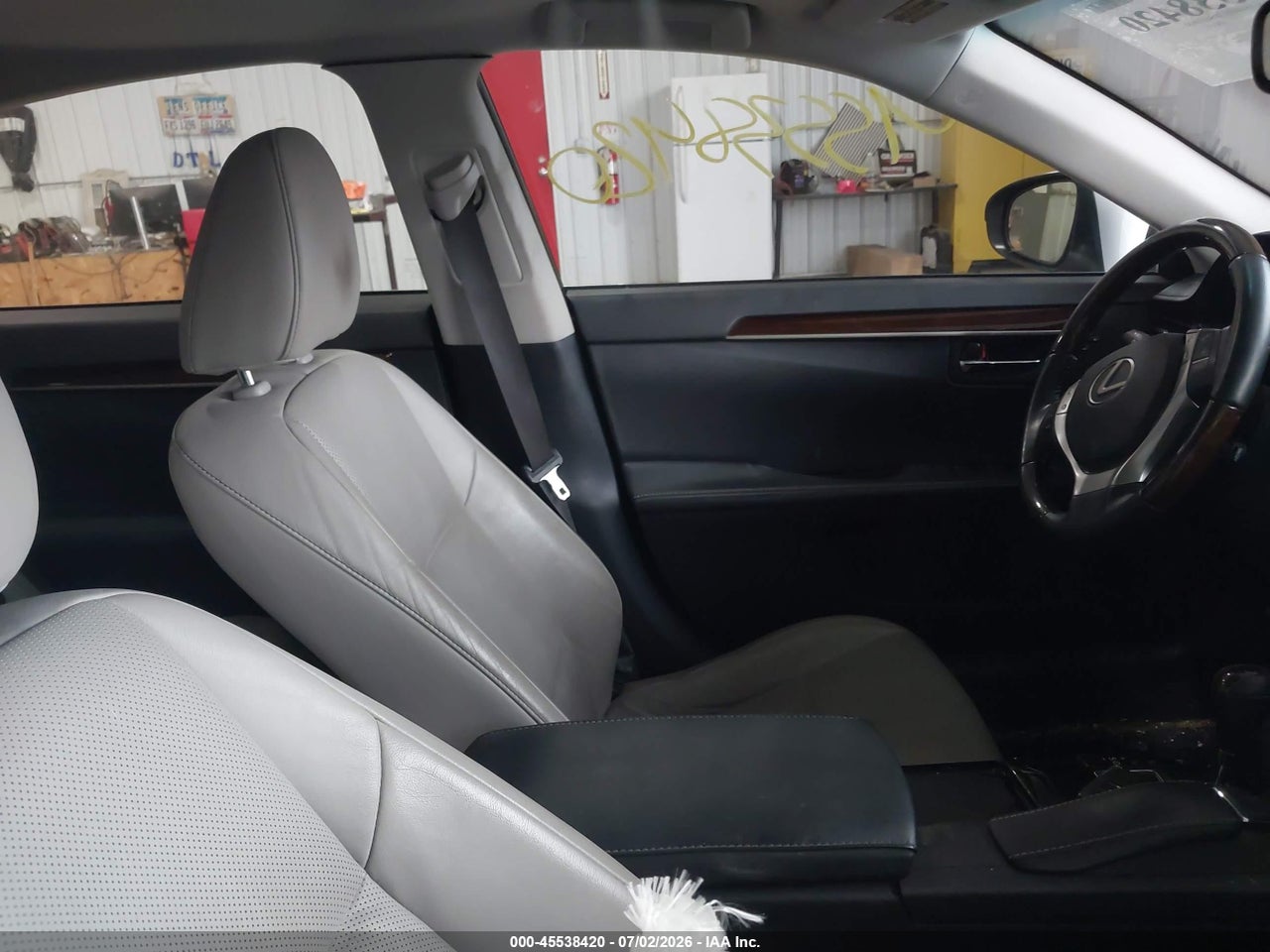 2014 LEXUS ES 350 · 5/11