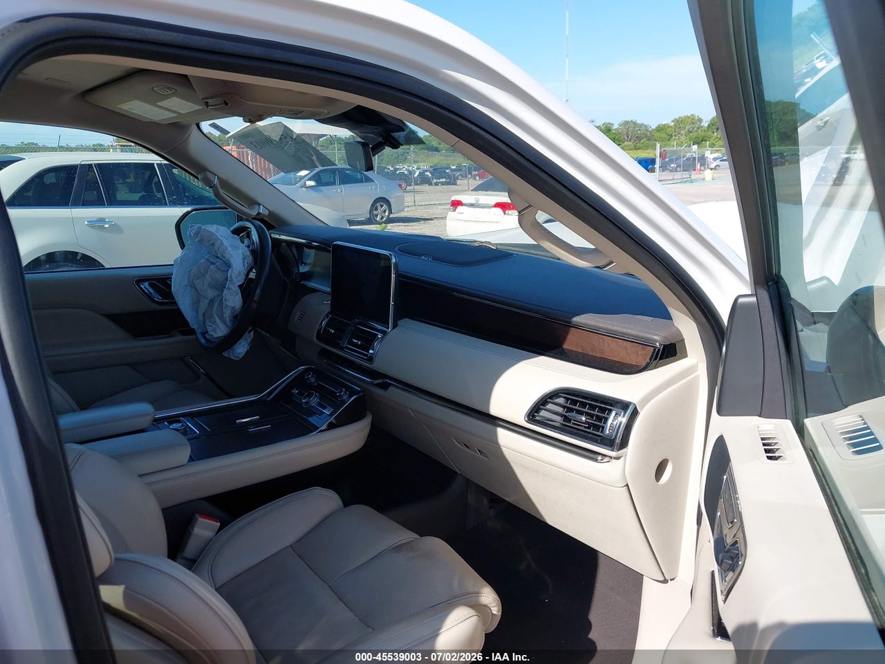2019 LINCOLN NAVIGATOR SELECT · 5/11