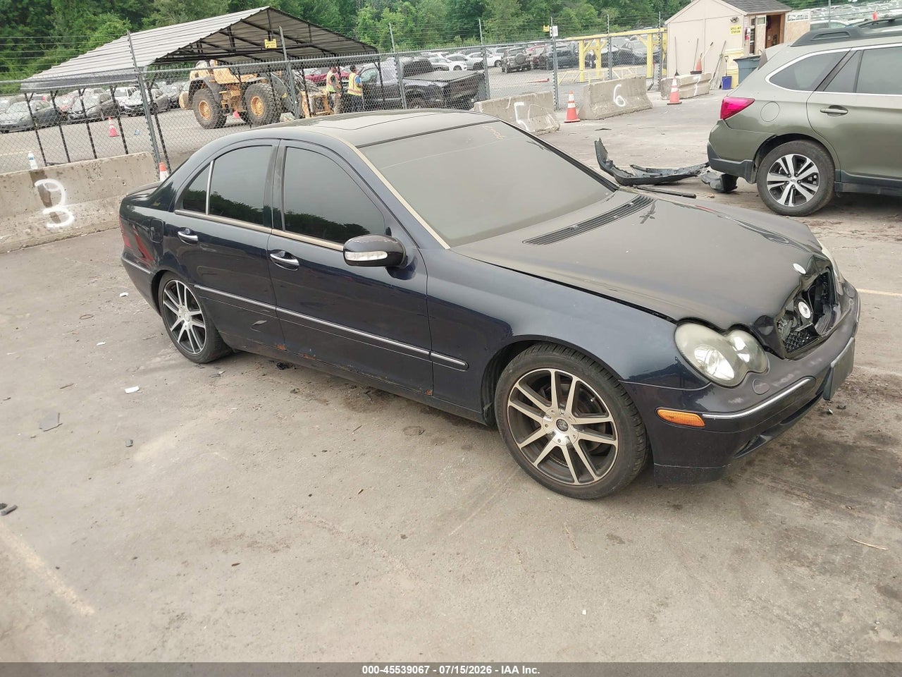 WDBRF61J31F****** · 2001 MERCEDES-BENZ C 240