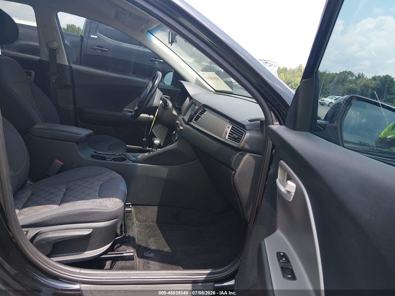2018 KIA NIRO LX · 5/11