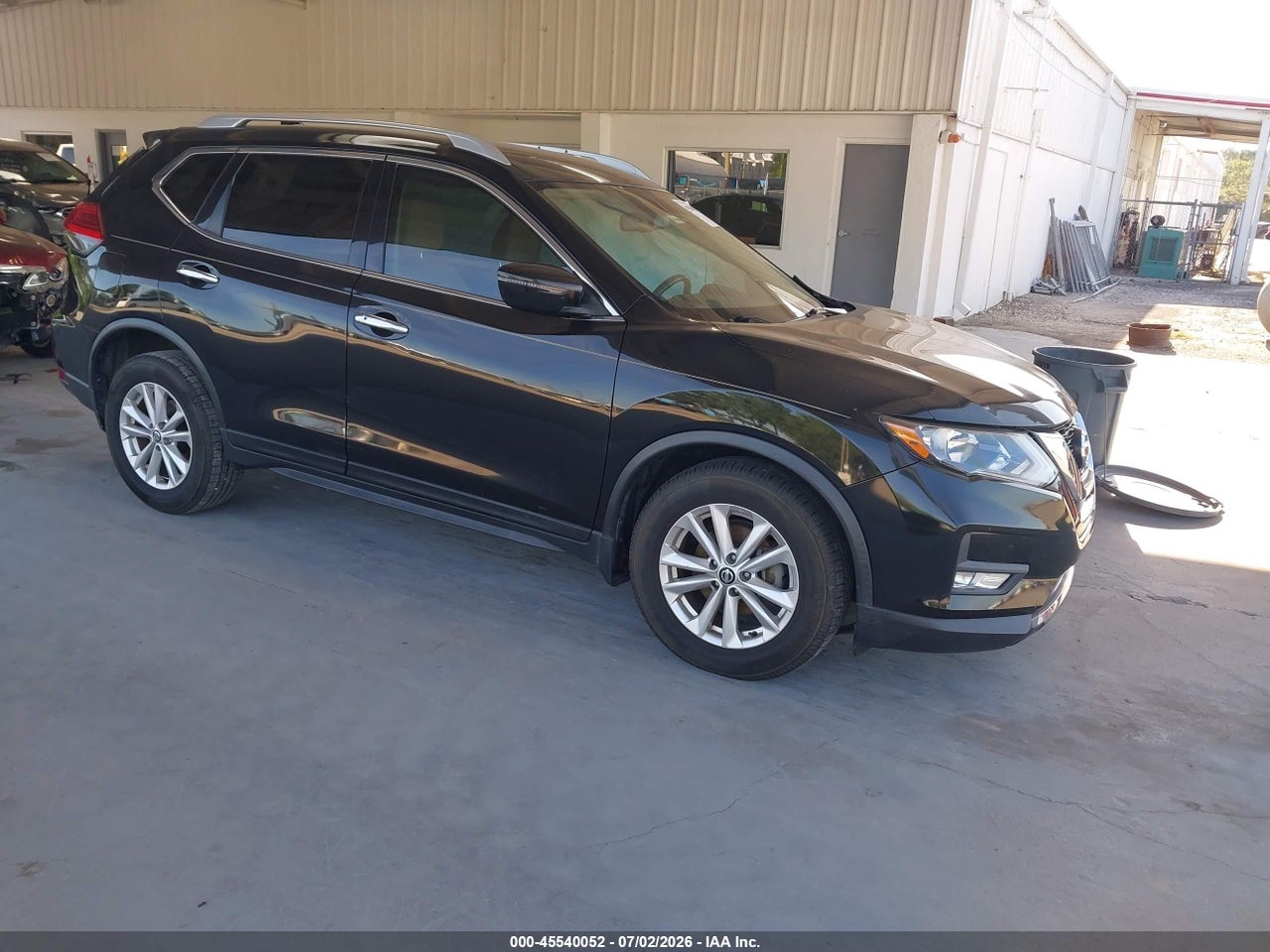 JN8AT2MT5HW****** · 2017 NISSAN ROGUE SV
