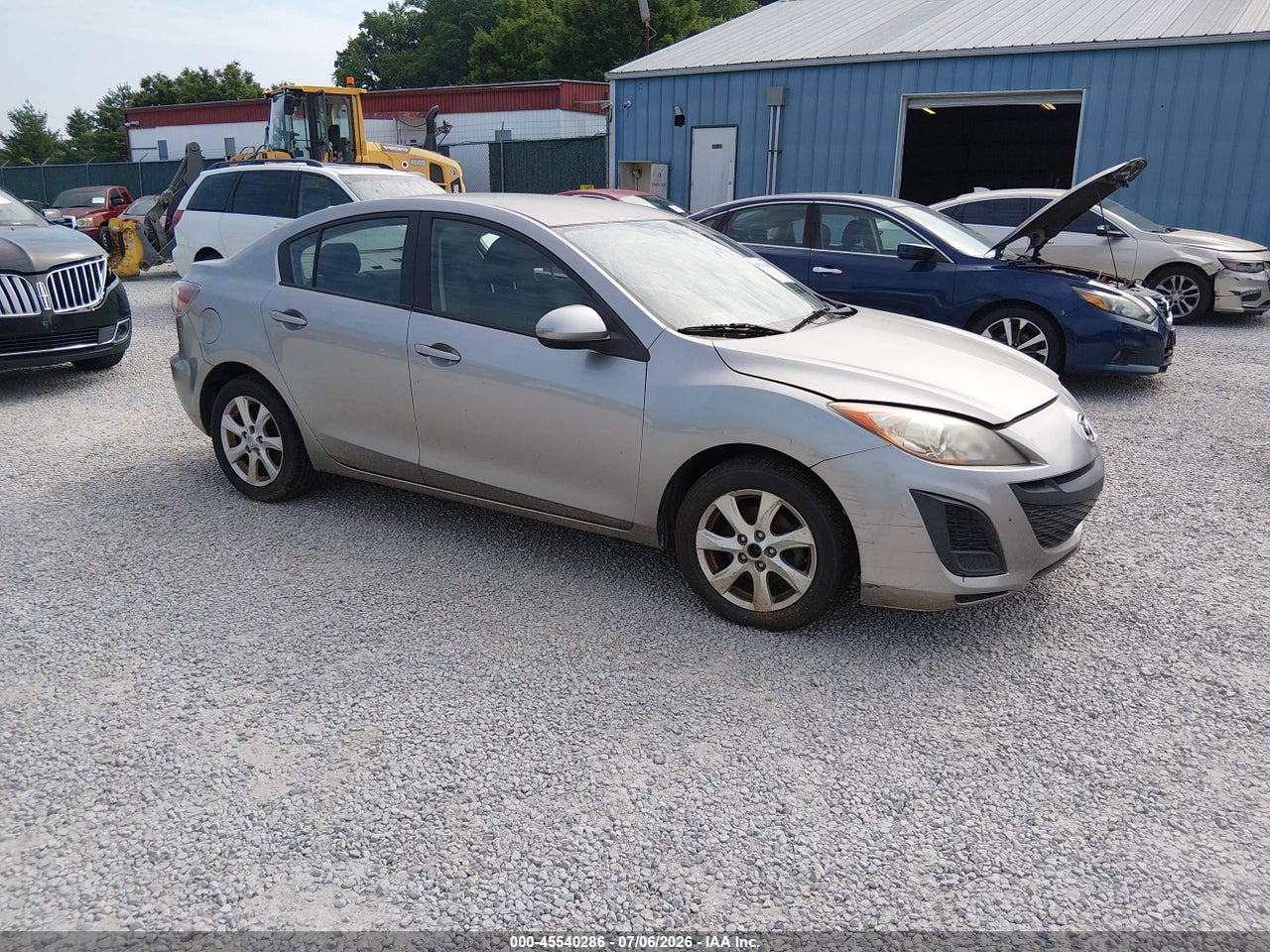 JM1BL1VFXB1****** · 2011 MAZDA MAZDA3 I TOURING