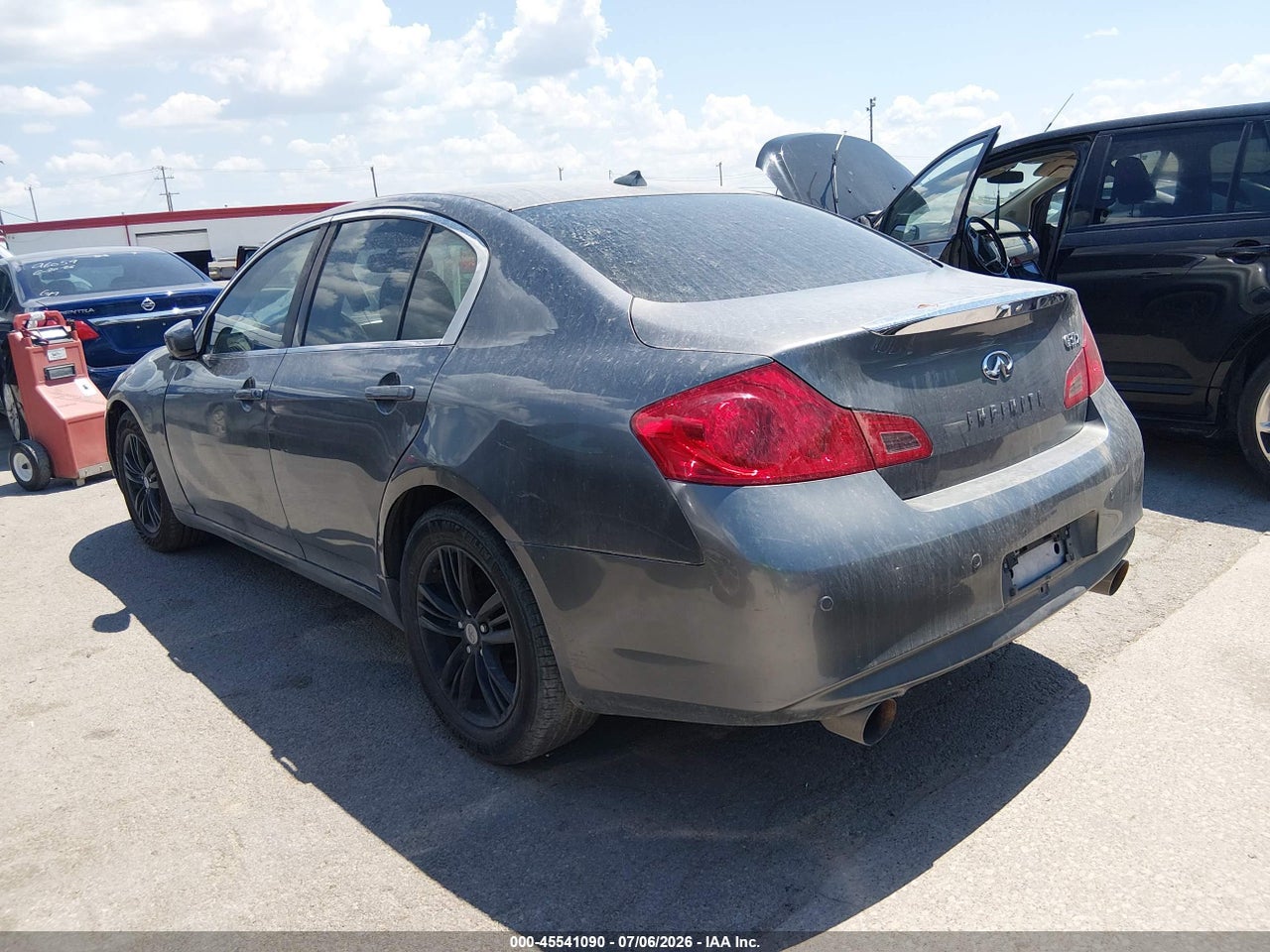 2013 INFINITI G37X   · 3/11