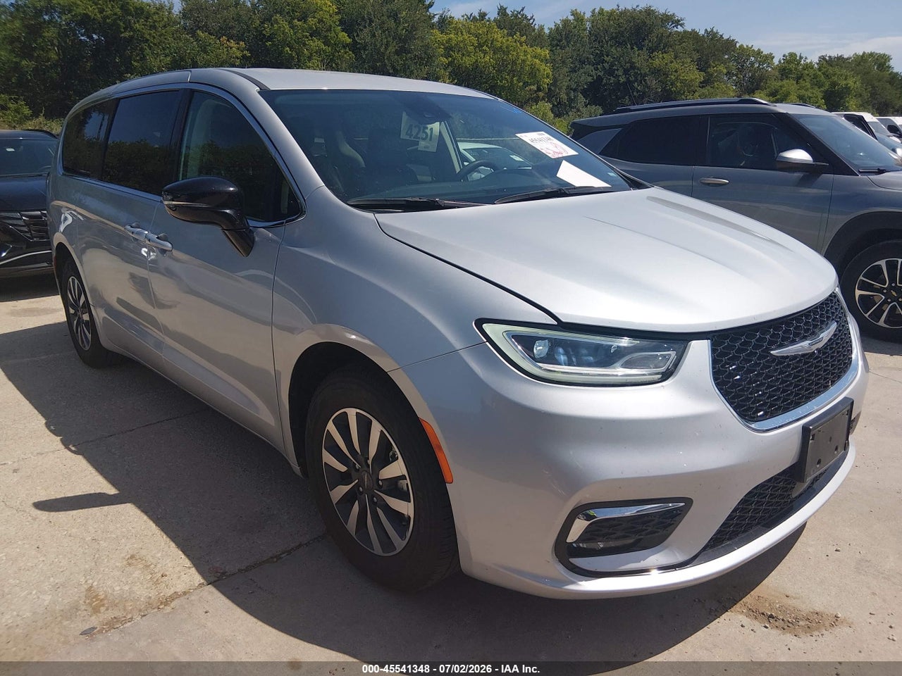 2C4RC1S79RR****** · 2024 CHRYSLER PACIFICA HYBRID SELECT