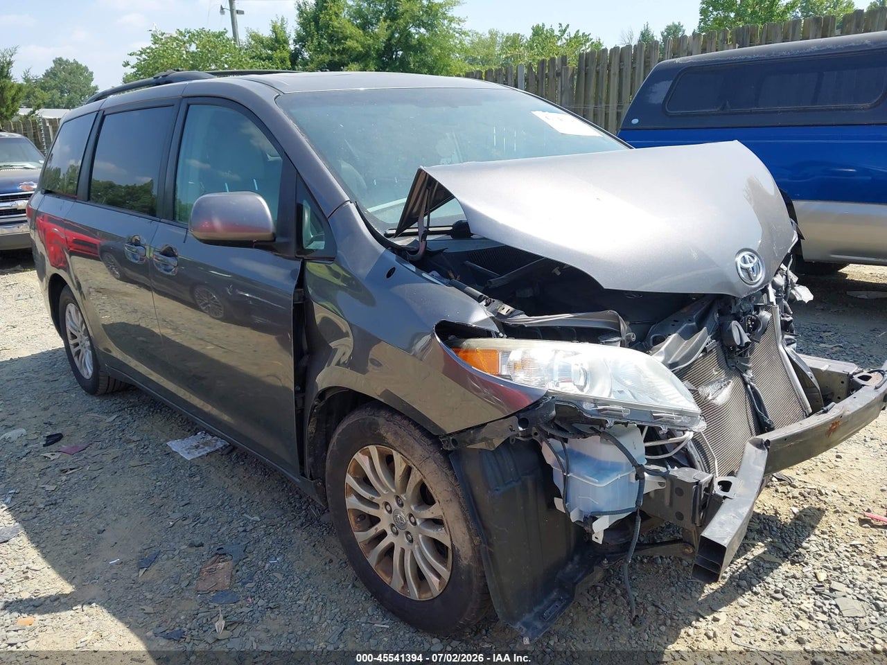 5TDYK3DC5CS****** · 2012 TOYOTA SIENNA XLE V6 8 PASSENGER