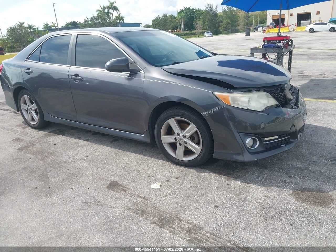 4T1BF1FK2DU****** · 2013 TOYOTA CAMRY SE