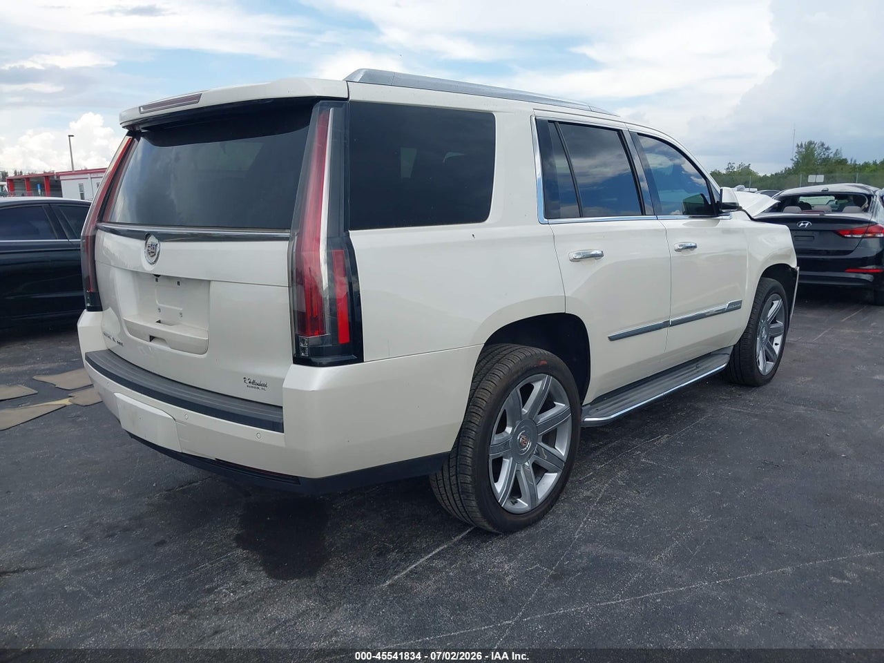 2015 CADILLAC ESCALADE LUXURY · 4/11