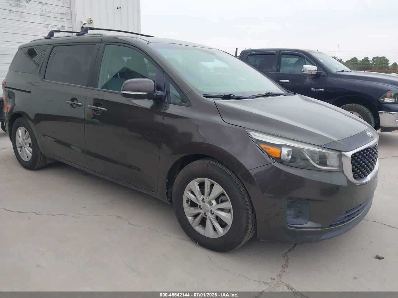 KNDMB5C17G6****** · 2016 KIA SEDONA LX