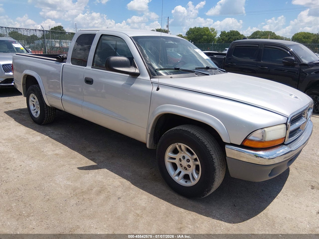 1D7HL42X63S****** · 2003 DODGE DAKOTA SLT