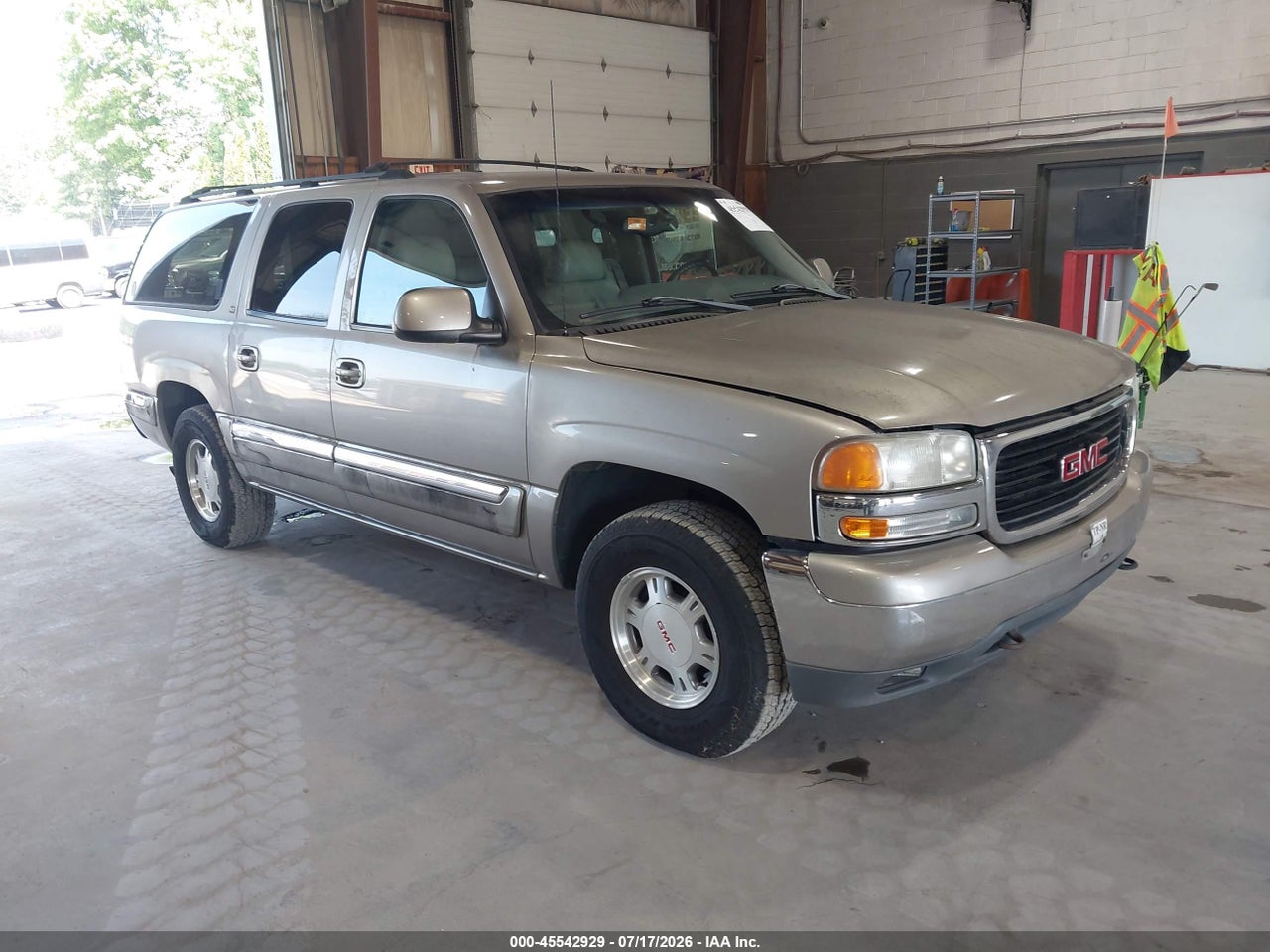 3GKFK16T41G****** · 2001 GMC YUKON XL 1500 SLT