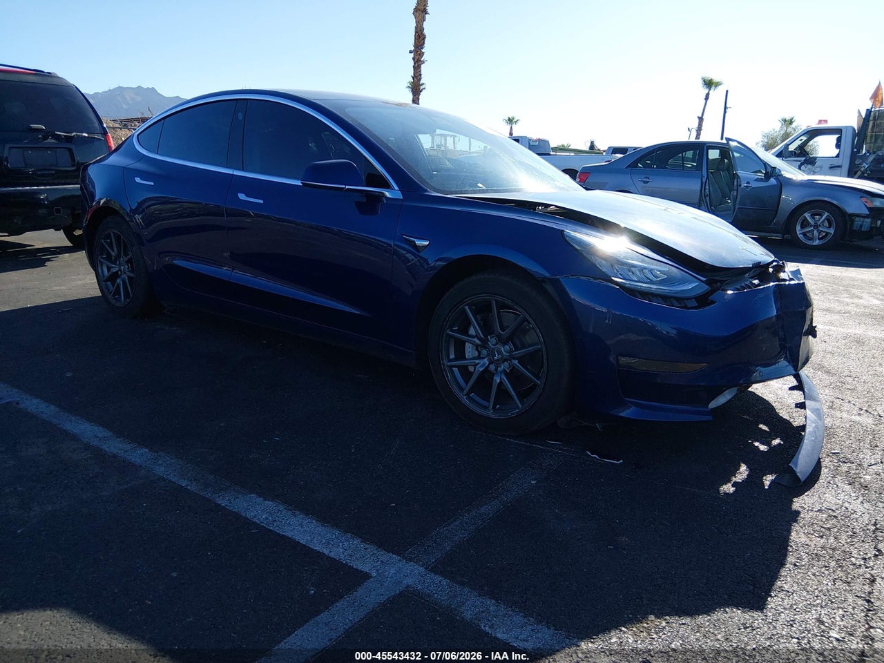 5YJ3E1EA0JF****** · 2018 TESLA MODEL 3 LONG RANGE/MID RANGE