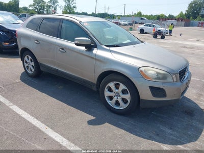 YV4952DL8D2****** · 2013 VOLVO XC60 3.2/3.2 PLATINUM/3.2 PREMIER/3.2 PREMIER PLUS