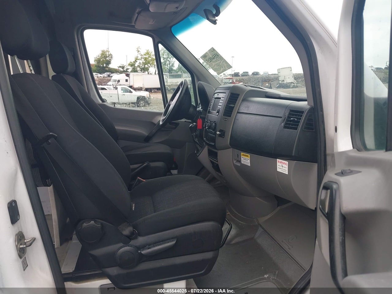2017 FREIGHTLINER SPRINTER 2500 HIGH ROOF V6 · 5/11