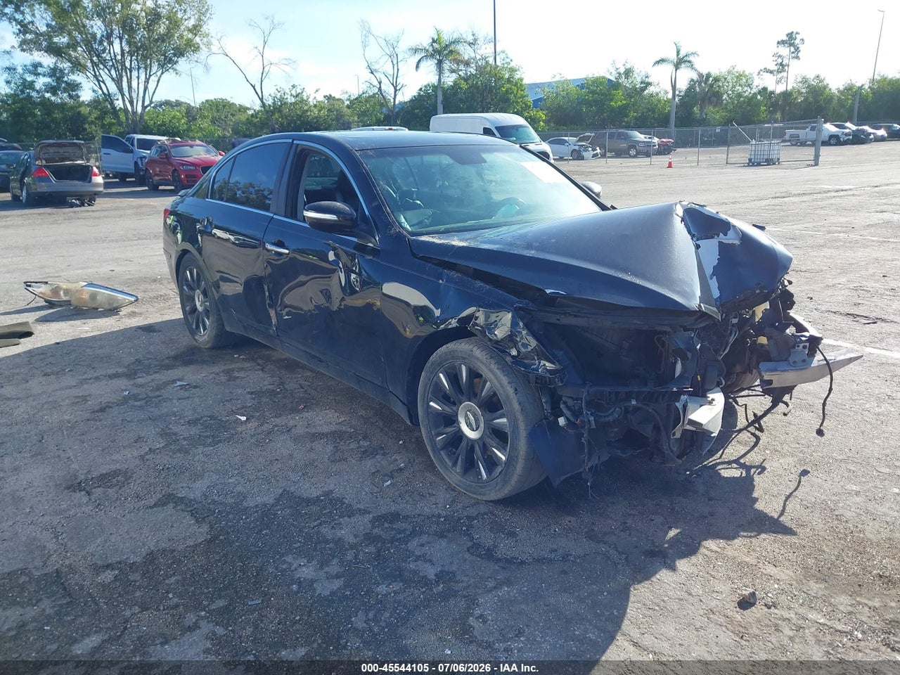 KMHGC4DE8AU****** · 2010 HYUNDAI GENESIS 3.8