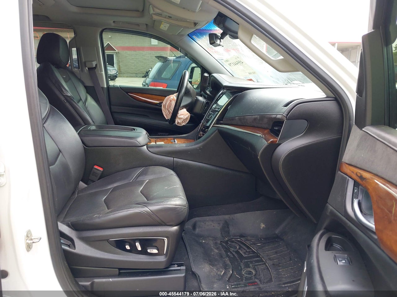 2017 CADILLAC ESCALADE LUXURY · 5/11