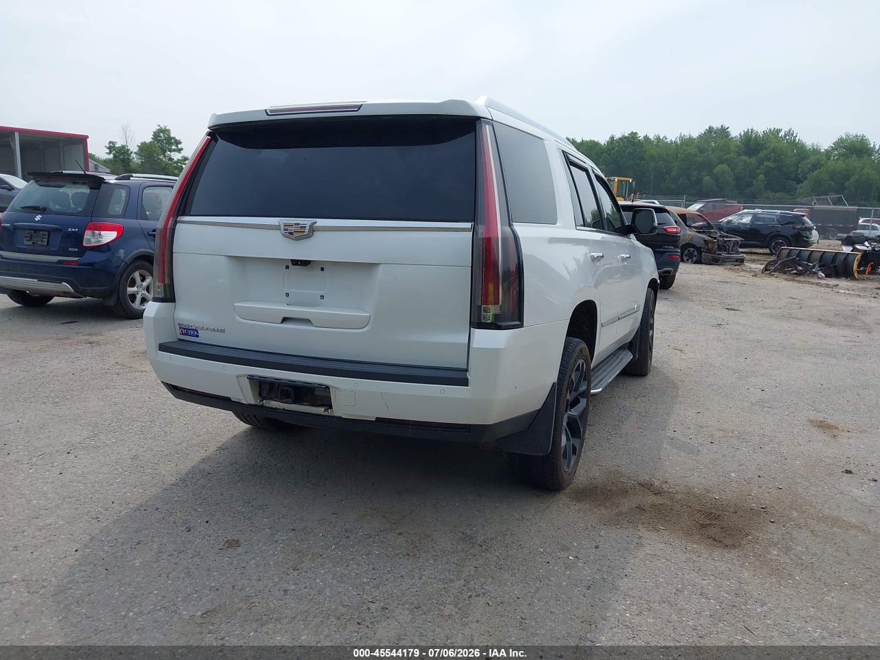 2017 CADILLAC ESCALADE LUXURY · 4/11