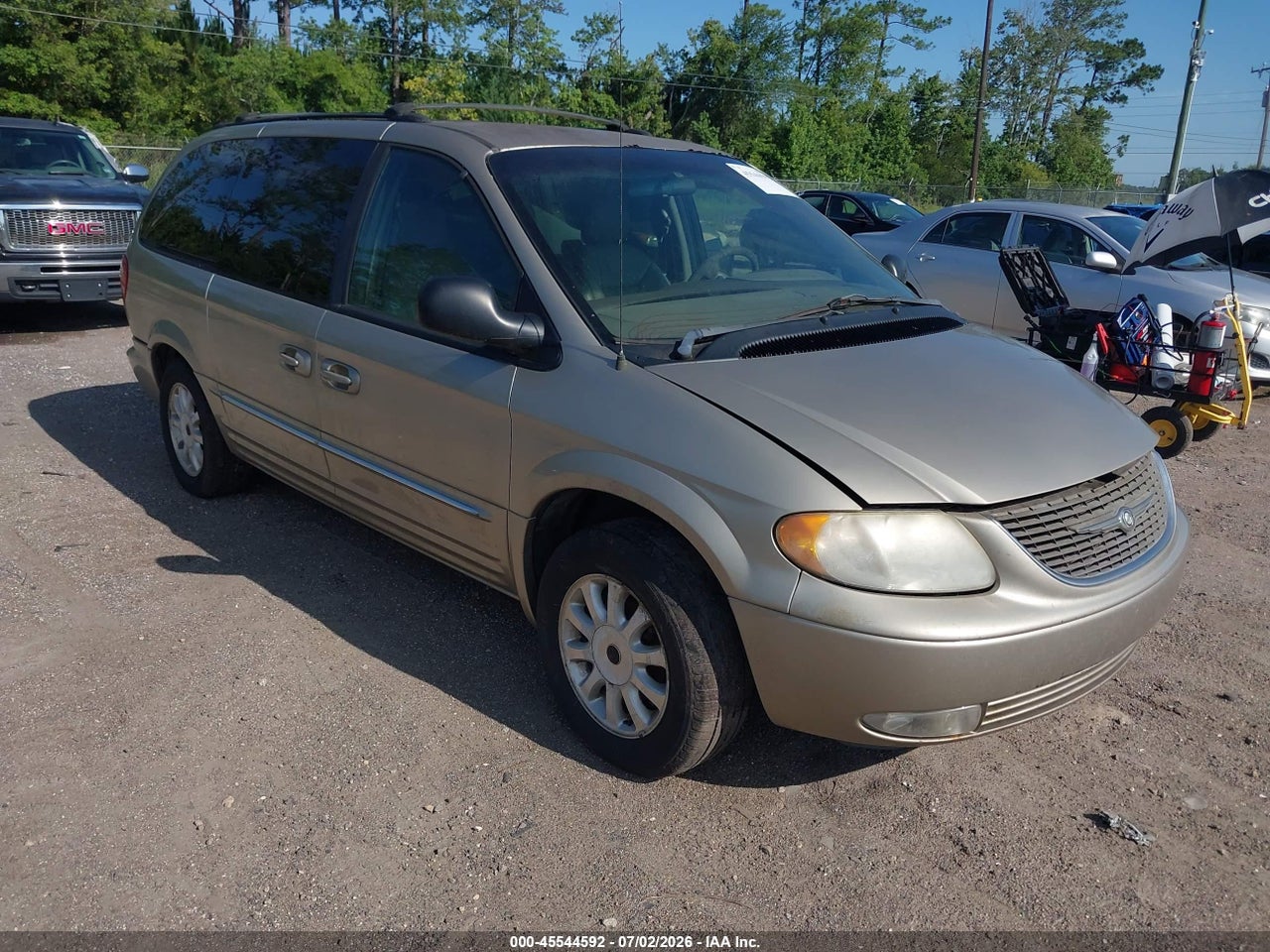 2C4GP54LX2R****** · 2002 CHRYSLER TOWN &amp; COUNTRY LXI