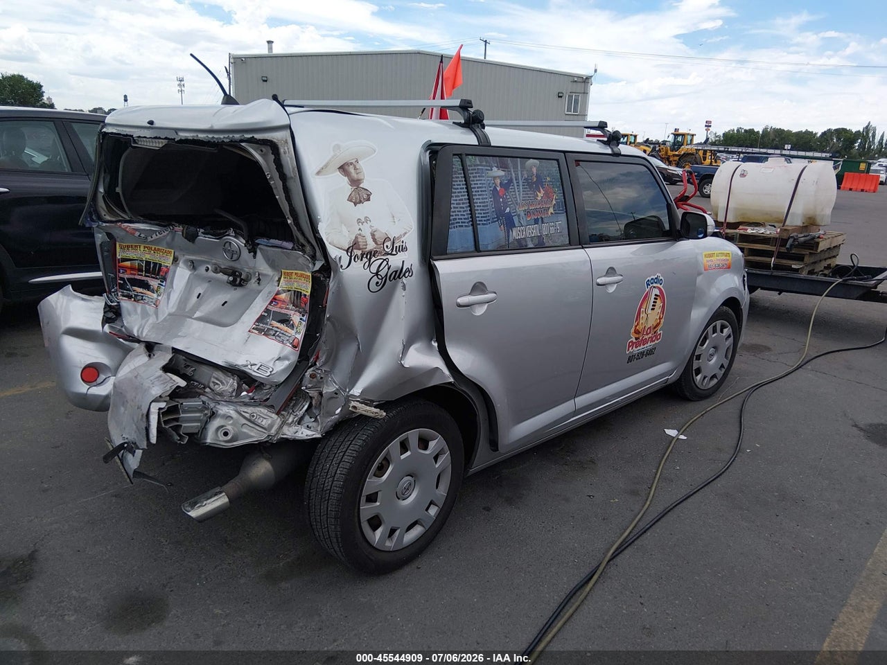 2011 SCION XB   · 4/11