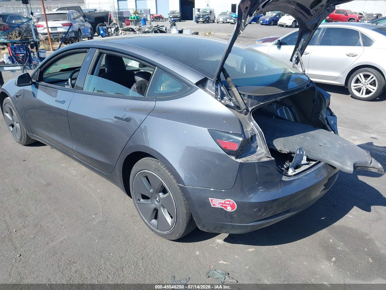 2023 TESLA MODEL 3 REAR-WHEEL DRIVE · 3/10