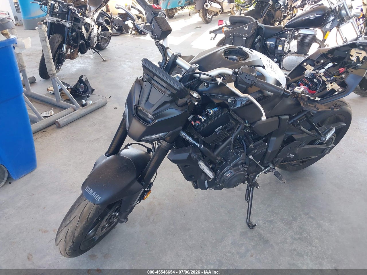 2025 YAMAHA MTN690 · 2/11