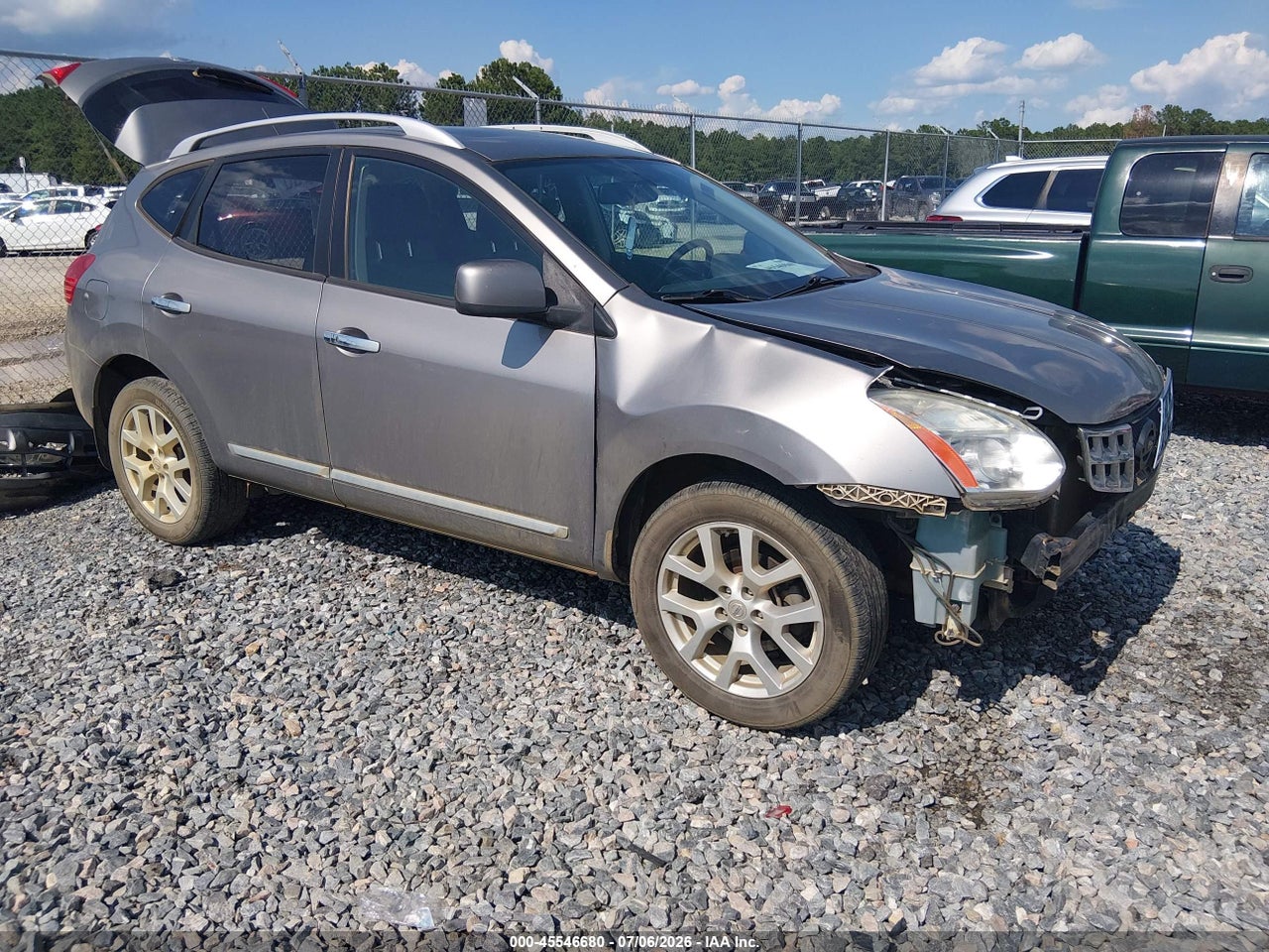 JN8AS5MT2BW****** · 2011 NISSAN ROGUE SV