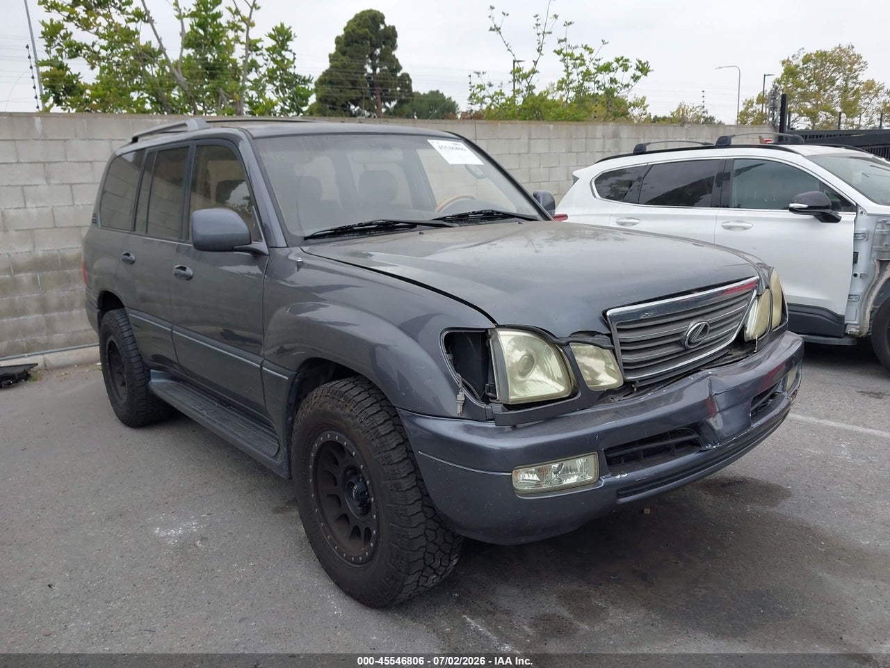 JTJHT00W233****** · 2003 LEXUS LX 470