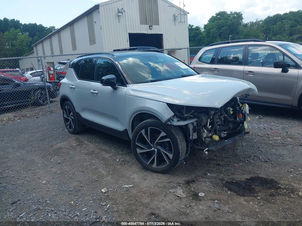 YV4162UMXM2****** · 2021 VOLVO XC40 T5 R-DESIGN