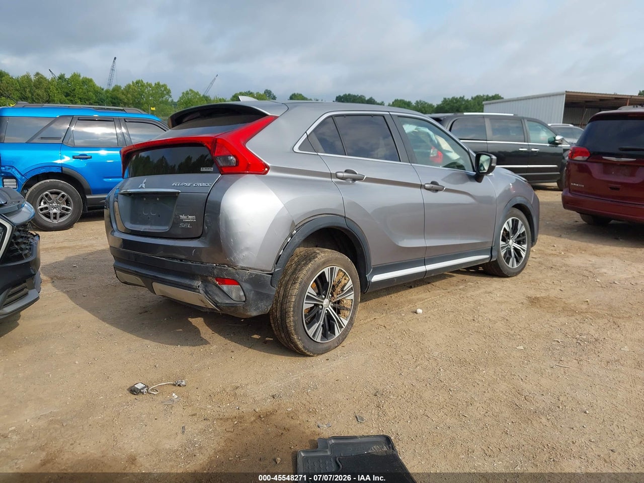 2019 MITSUBISHI ECLIPSE CROSS SEL · 4/11
