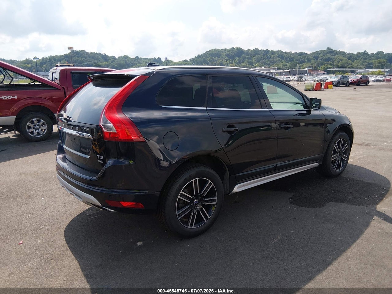 2017 VOLVO XC60 T5 DYNAMIC · 4/11