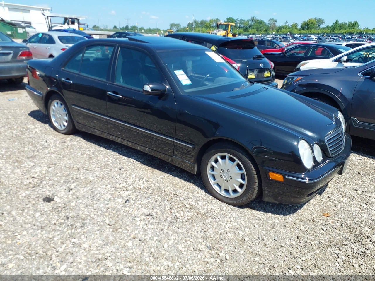 WDBJF65J7YB****** · 2000 MERCEDES-BENZ E 320