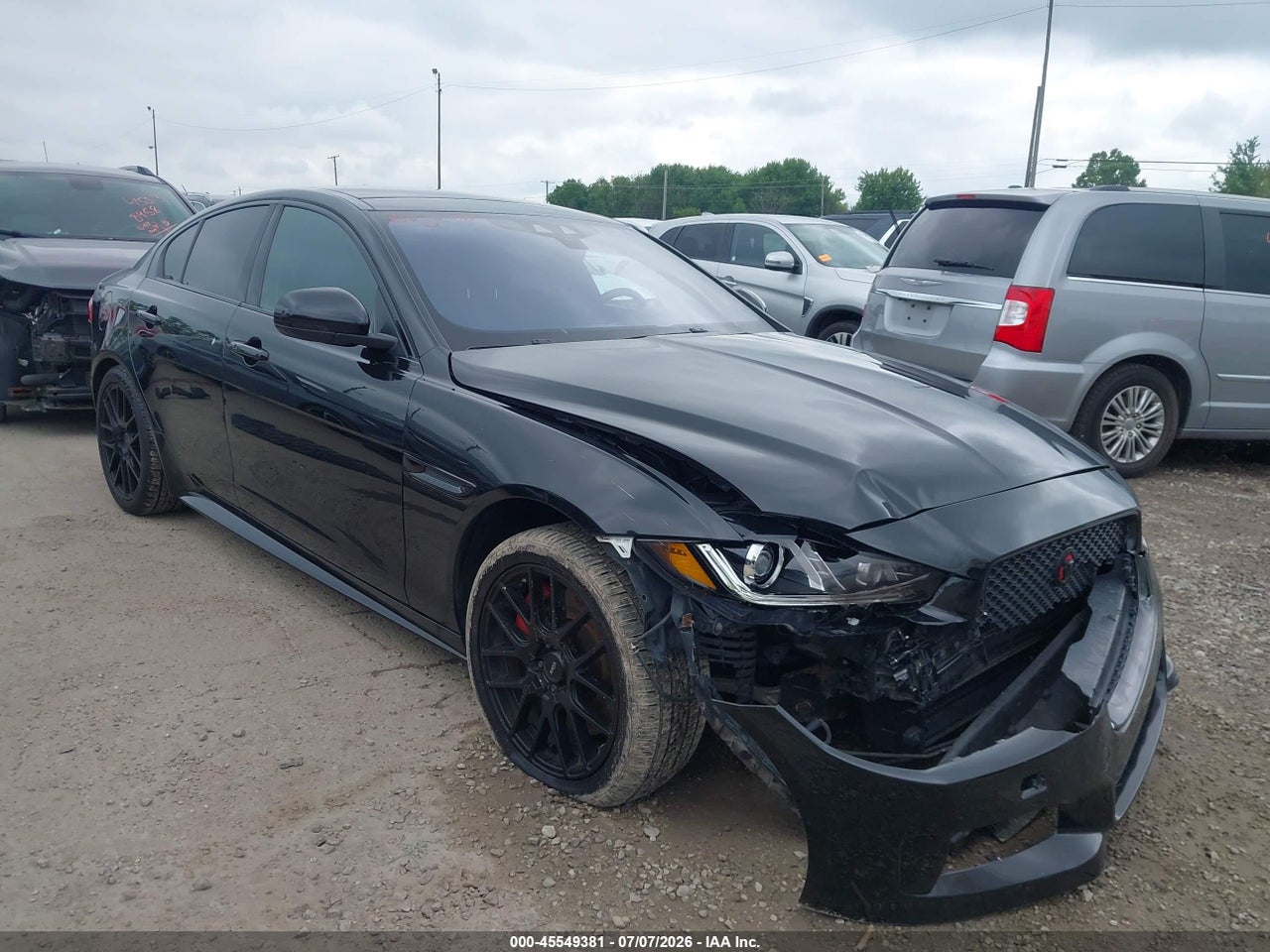 SAJAM4FV6JC****** · 2018 JAGUAR XE S