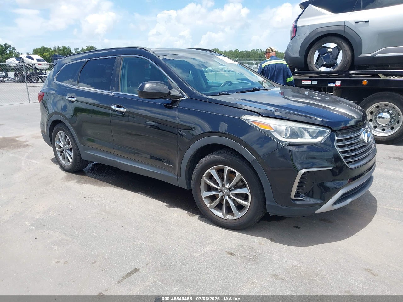 KM8SM4HF6HU****** · 2017 HYUNDAI SANTA FE SE