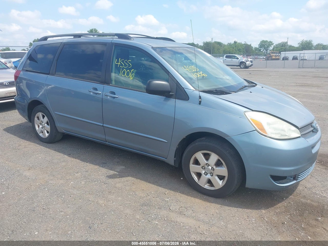 5TDZA23C84S****** · 2004 TOYOTA SIENNA LE