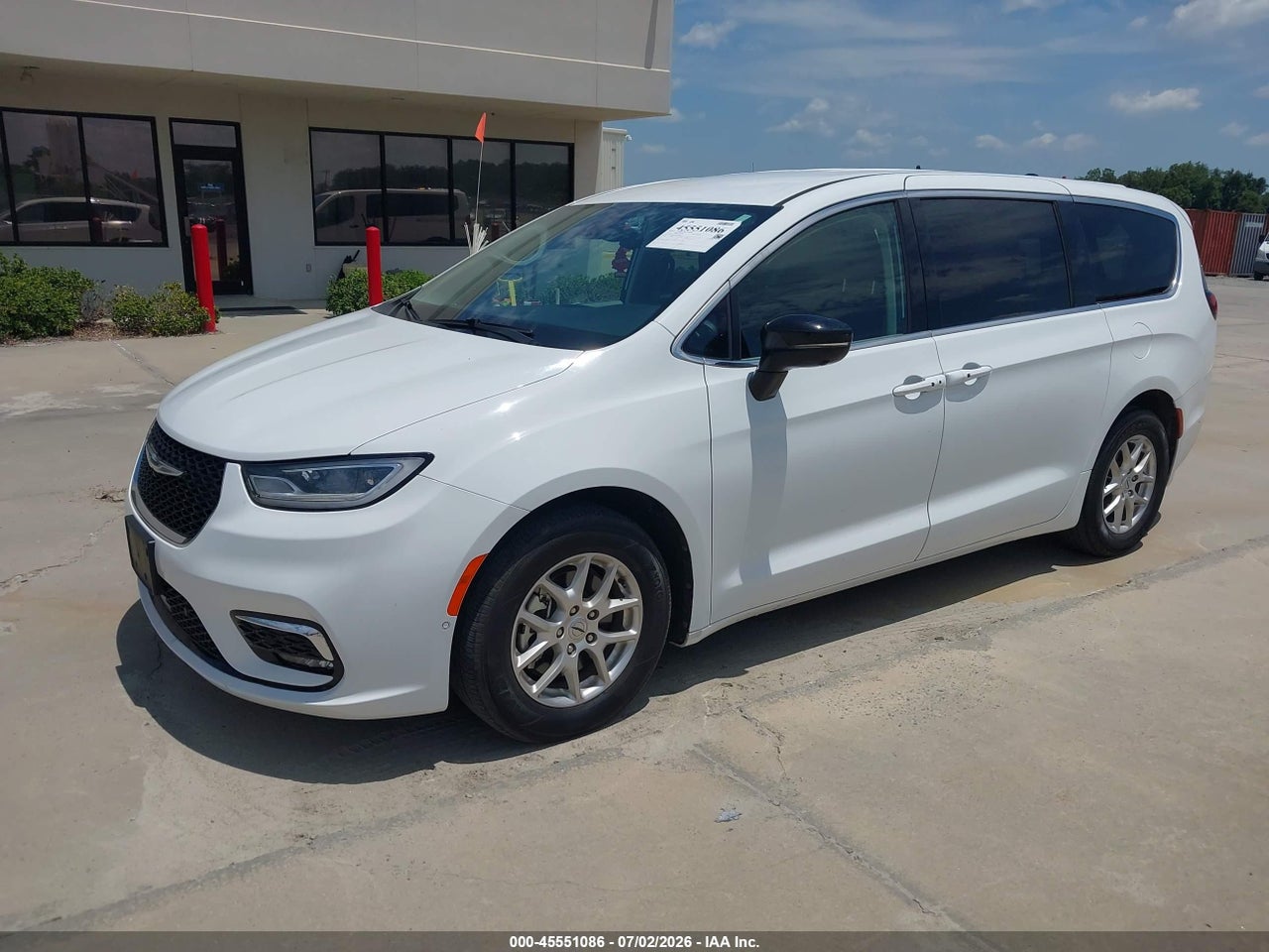 2024 CHRYSLER PACIFICA TOURING L · 2/11