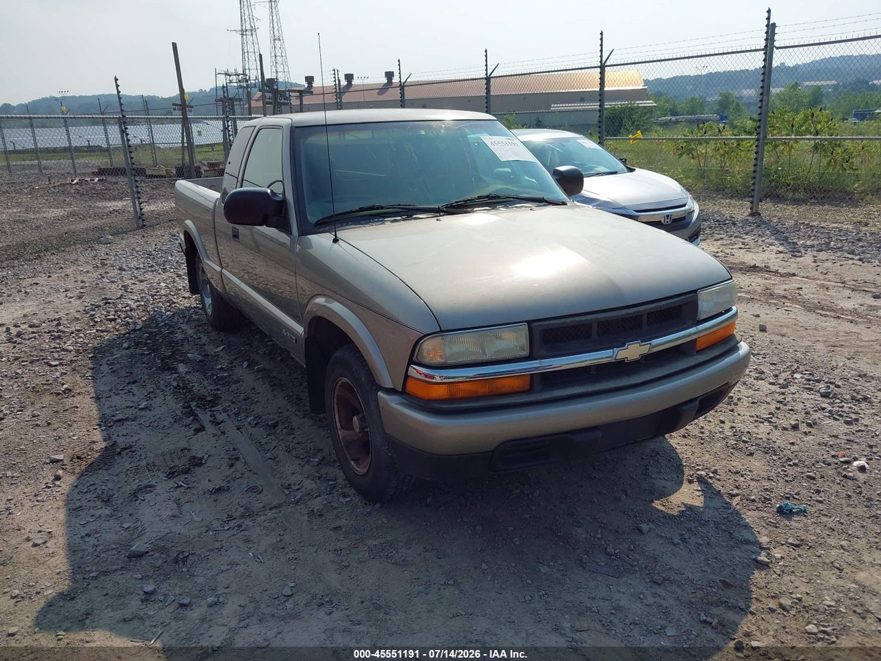1GCCS19H438****** · 2003 CHEVROLET S-10 LS