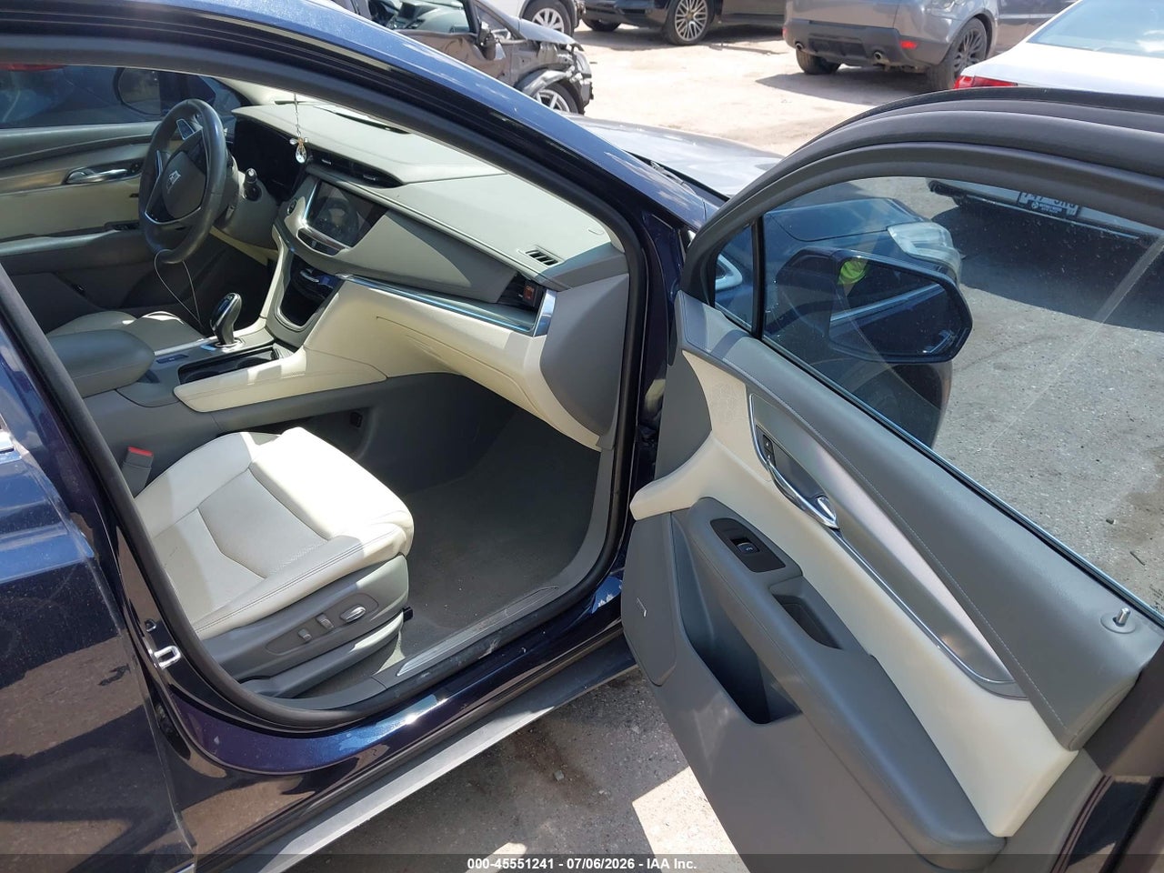 2017 CADILLAC XT5 LUXURY · 5/11