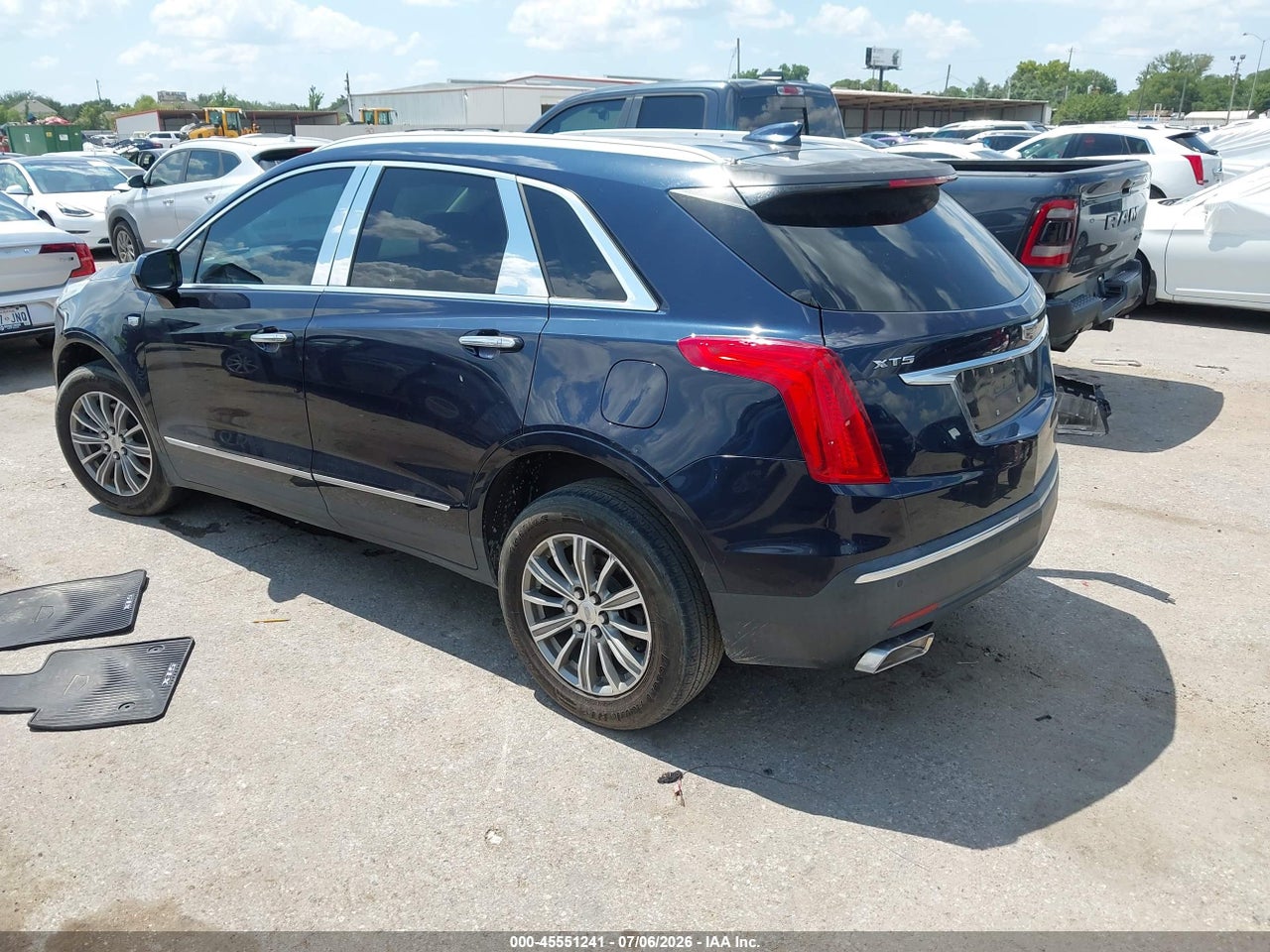 2017 CADILLAC XT5 LUXURY · 3/11