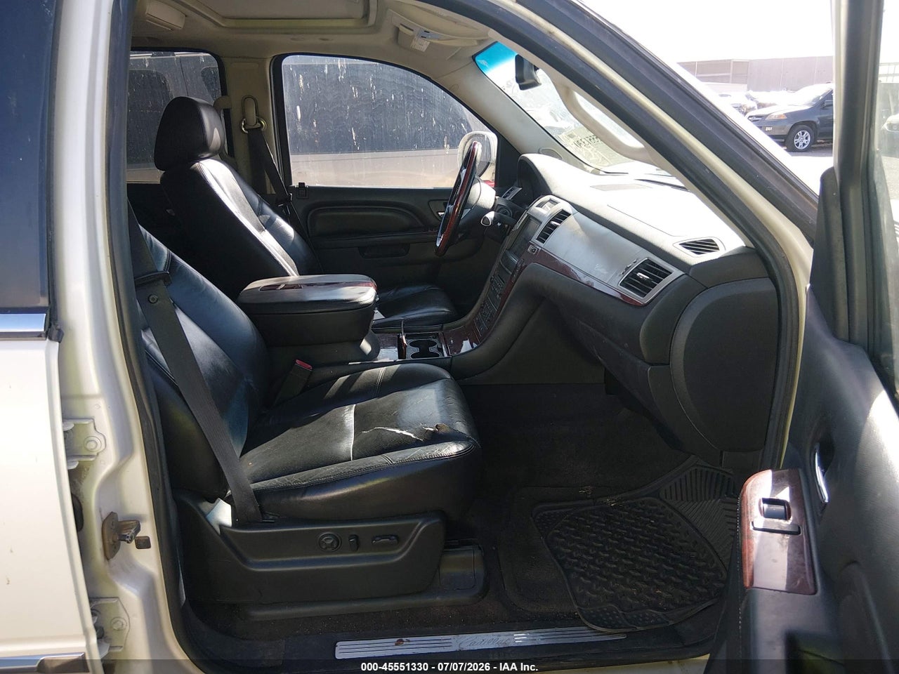 2011 CADILLAC ESCALADE PREMIUM · 5/11
