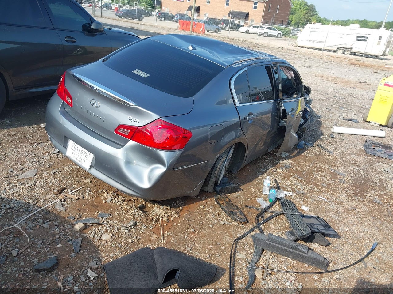 2015 INFINITI Q40 · 4/11