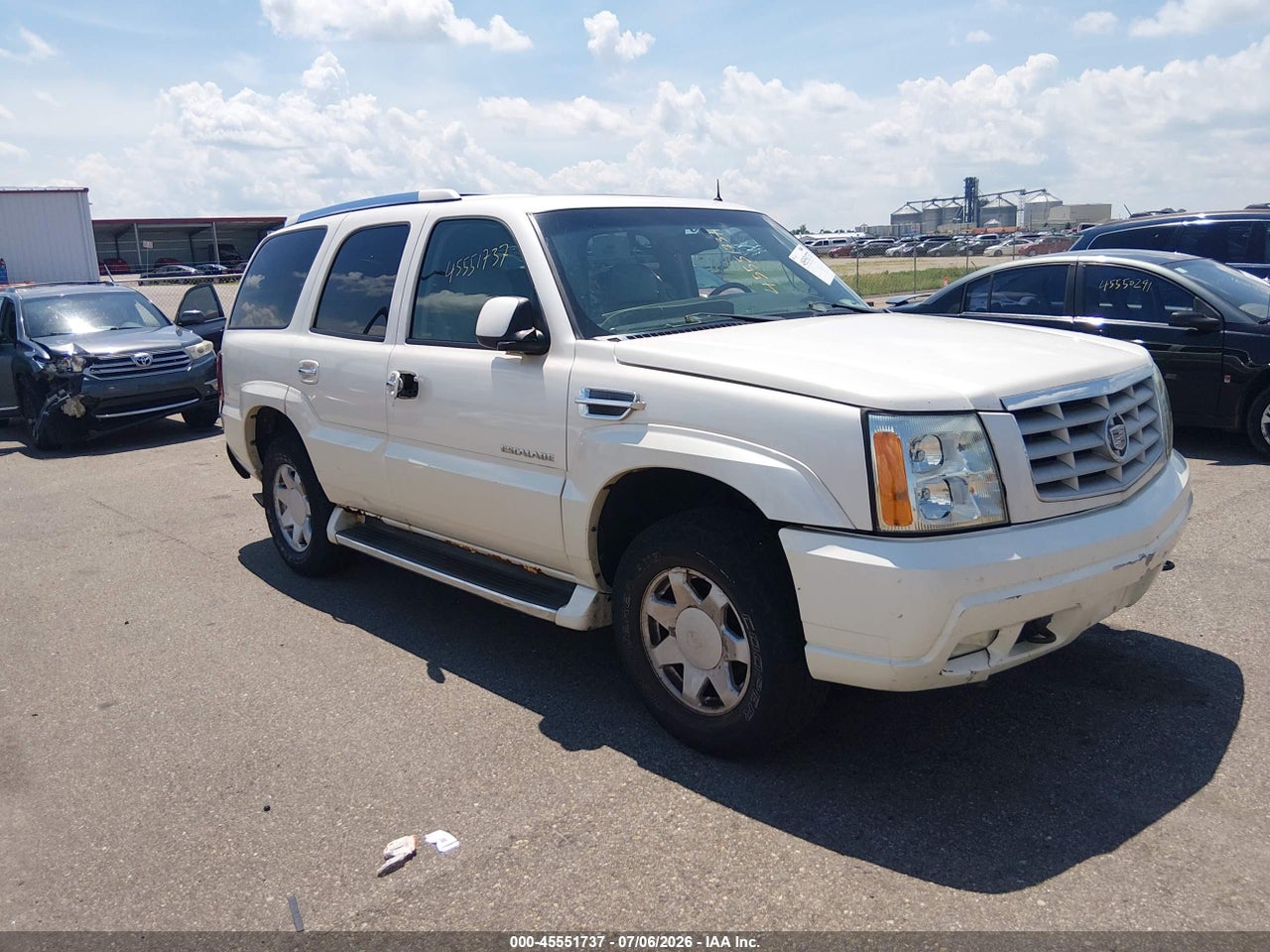 1GYEK63N02R****** · 2002 CADILLAC ESCALADE STANDARD