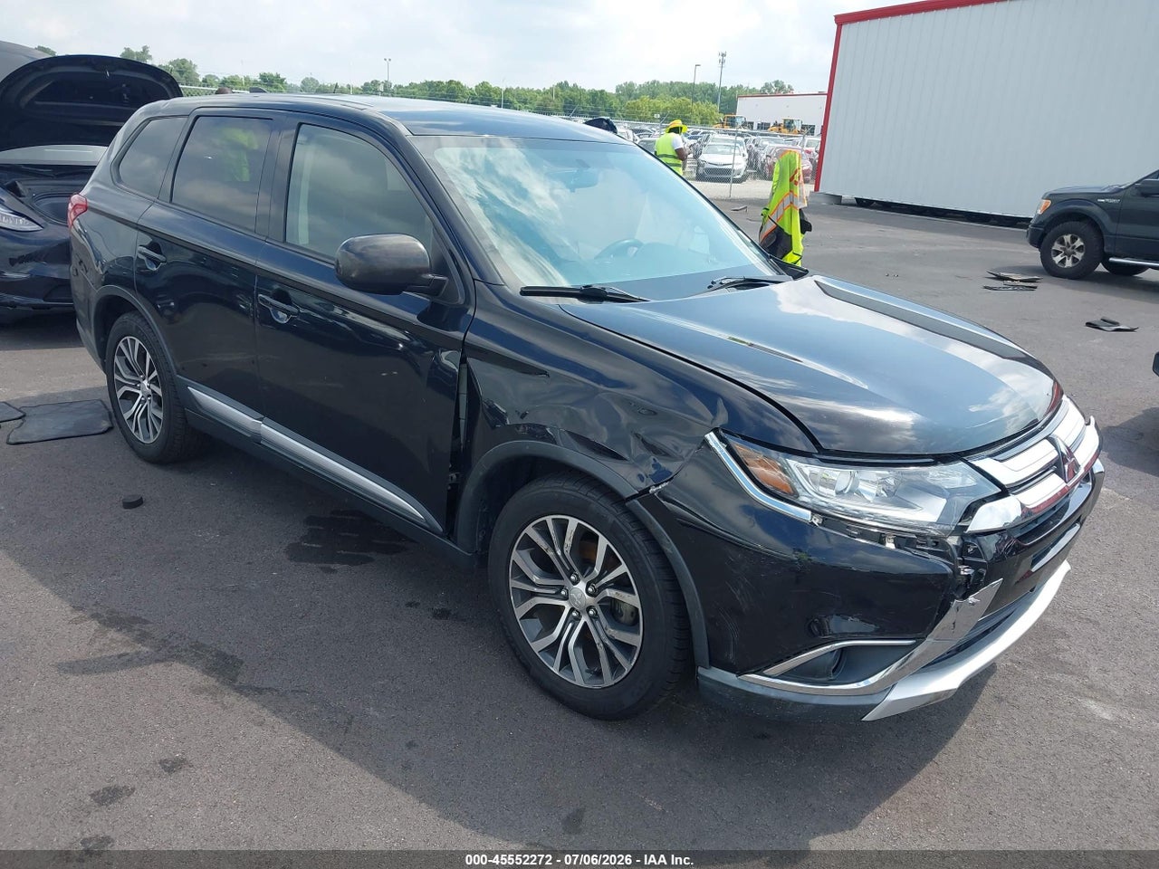 JA4AD2A34JZ****** · 2018 MITSUBISHI OUTLANDER ES
