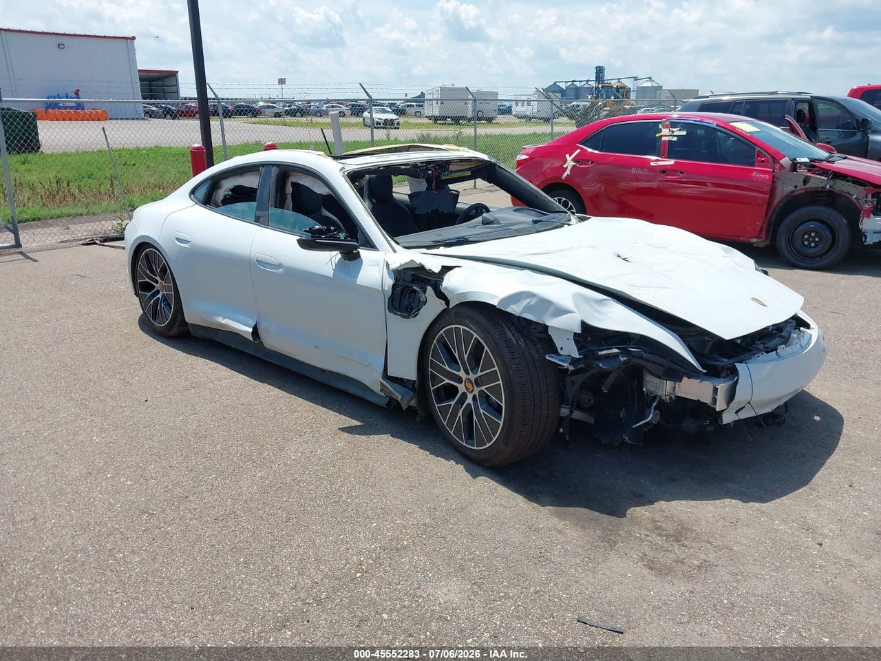 WP0AA2Y19RS****** · 2024 PORSCHE TAYCAN