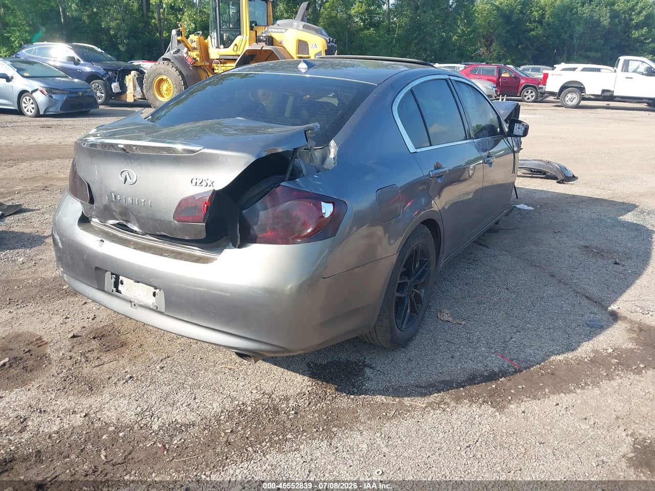 2011 INFINITI G25X   · 4/10