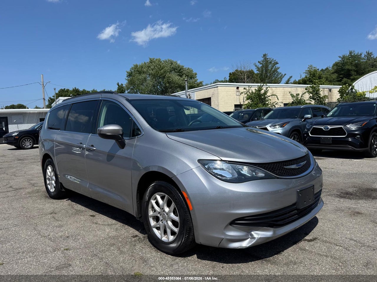 2C4RC1DG6LR****** · 2020 CHRYSLER VOYAGER LXI