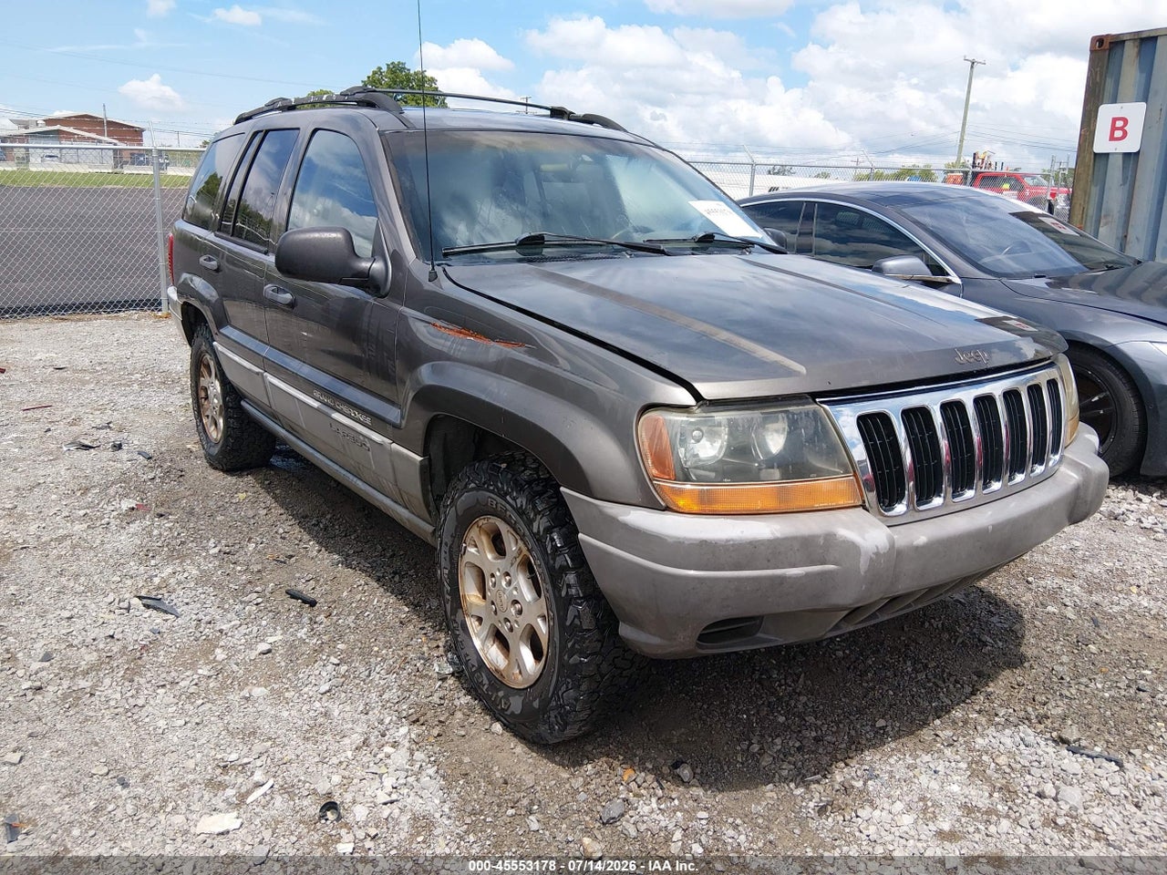 1J4G248S3YC****** · 2000 JEEP GRAND CHEROKEE LAREDO