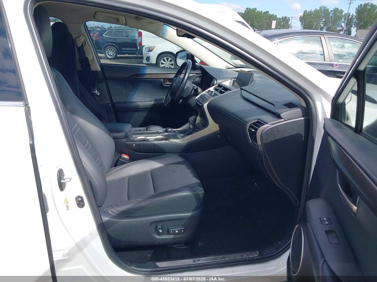 2017 LEXUS NX 200T   · 5/11