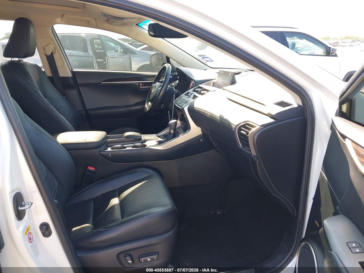 2016 LEXUS NX 200T   · 5/11