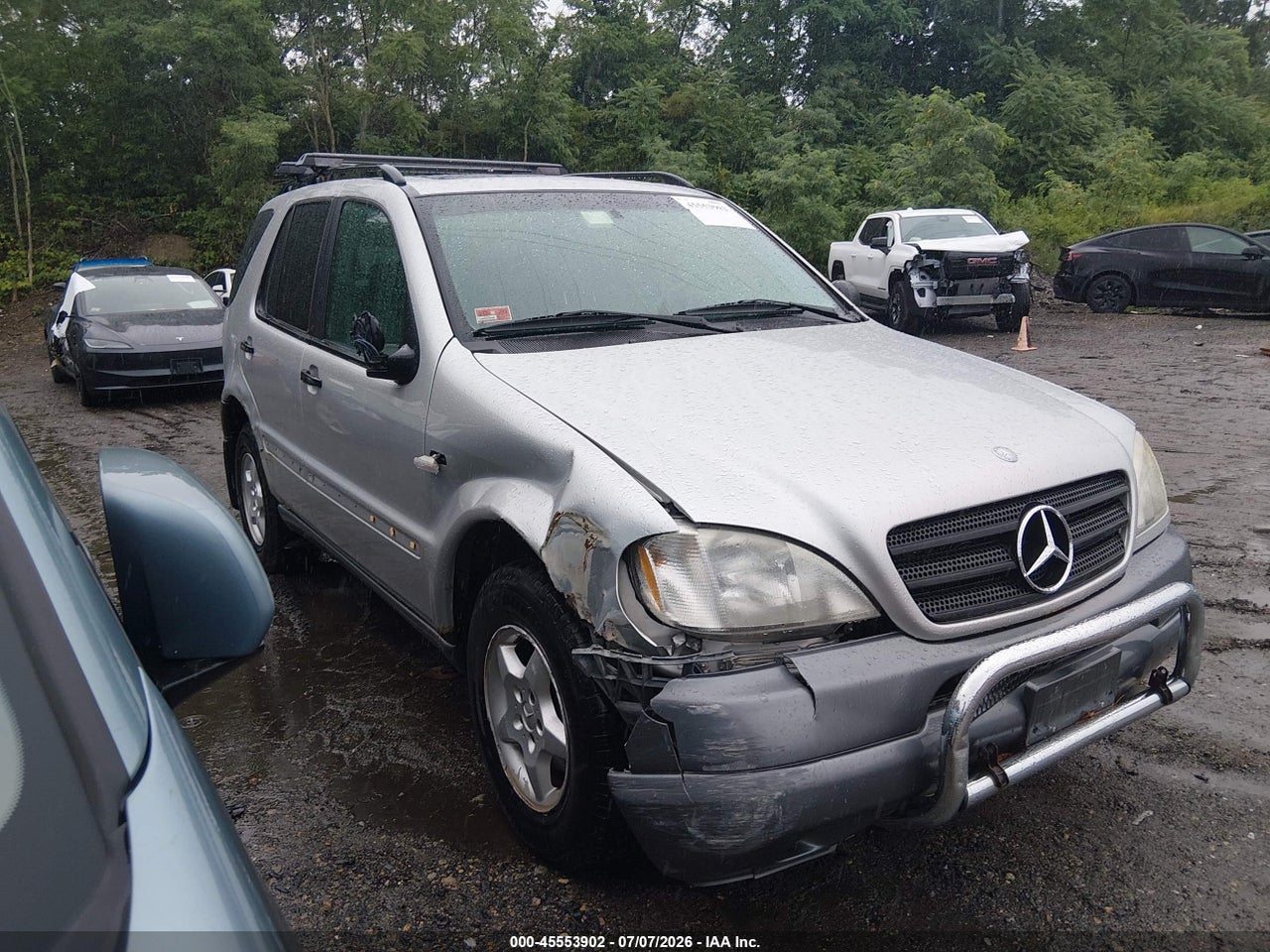 4JGAB54E0XA****** · 1999 MERCEDES-BENZ ML 320