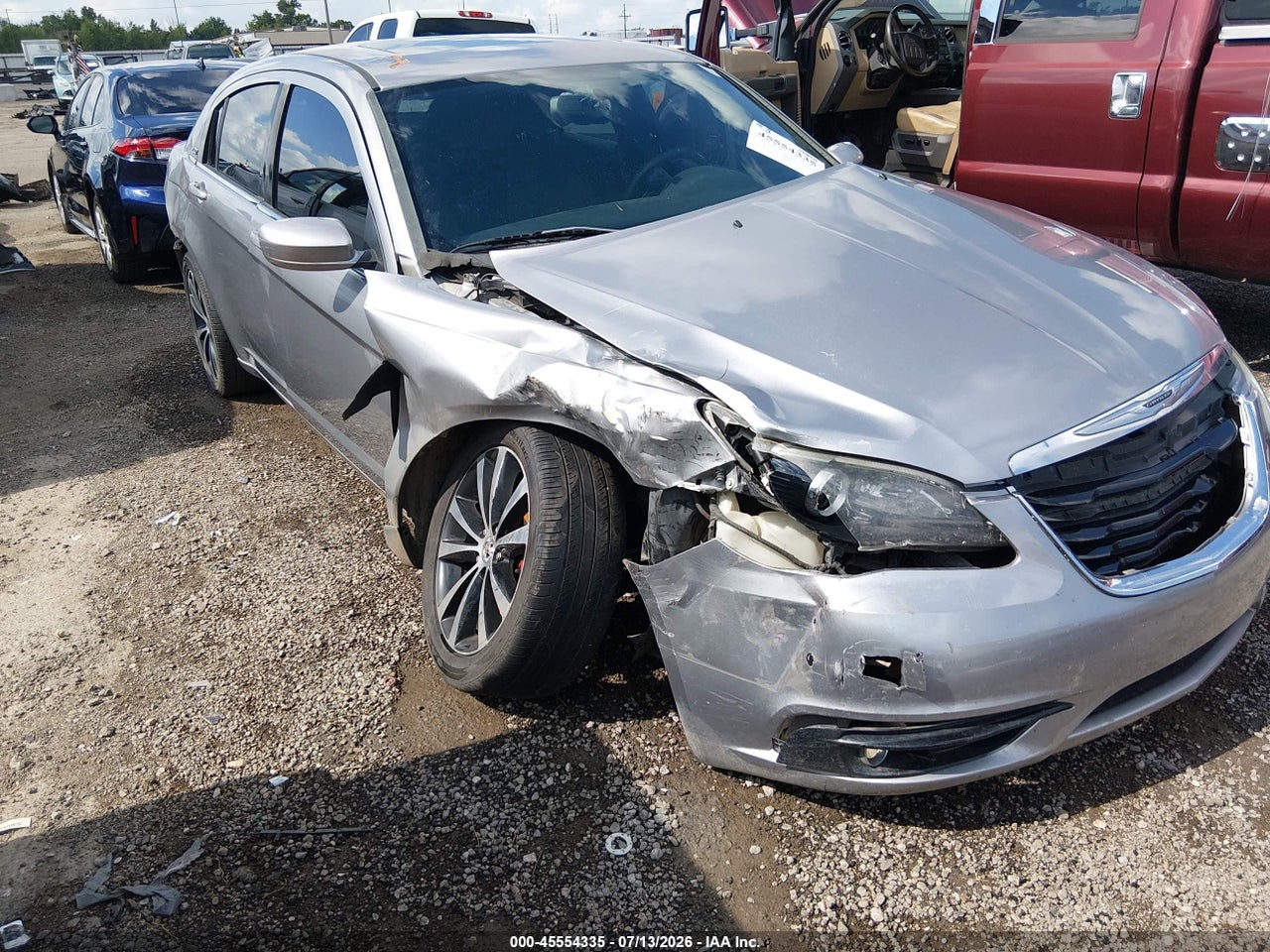 2013 CHRYSLER 200 TOURING · 6/11