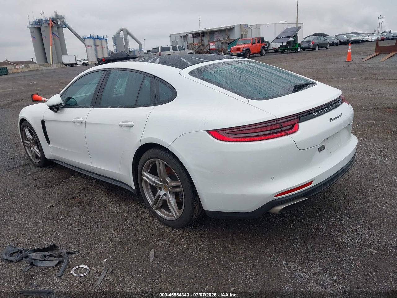 WP0AA2A75JL****** · 2018 PORSCHE PANAMERA 4 · 3/11